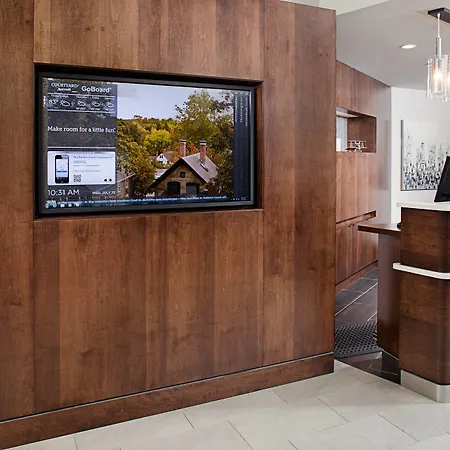 Courtyard By Marriott Manchester-Boston Regional Airport-3