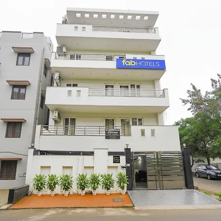 Fabhotel White House Bnb - Nr Yashobhoomi Convention Centre-3