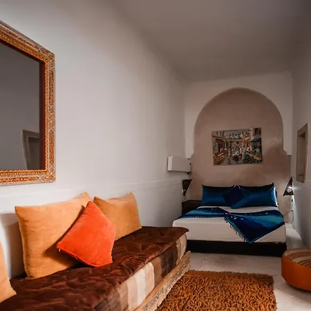 Riad White Flowers-2