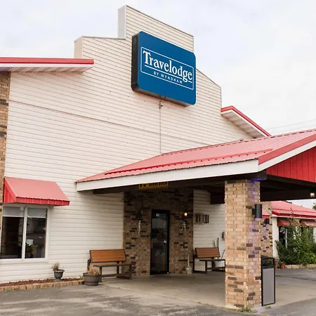 Travelodge By Wyndham Escanaba-2