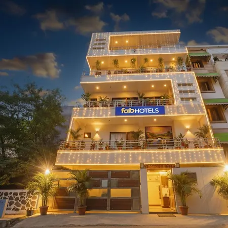 Fabhotel Novel Suites-2