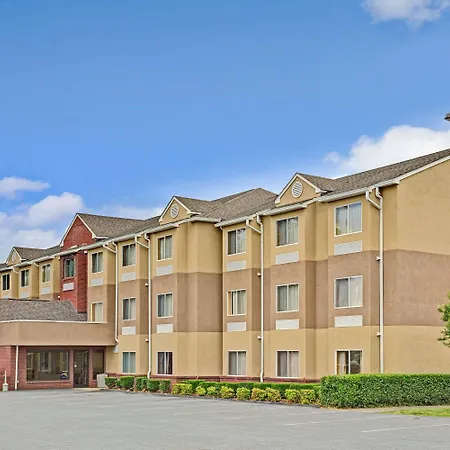 Microtel Inn By Wyndham Lake Norman-2