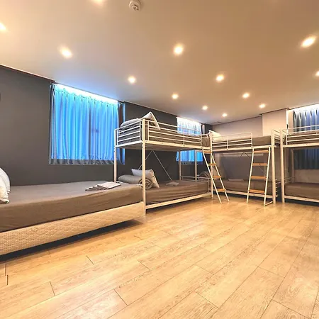 Oyo Rooftop Hostel-3