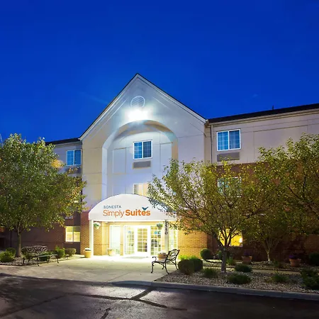 Sonesta Simply Suites Detroit Troy-3