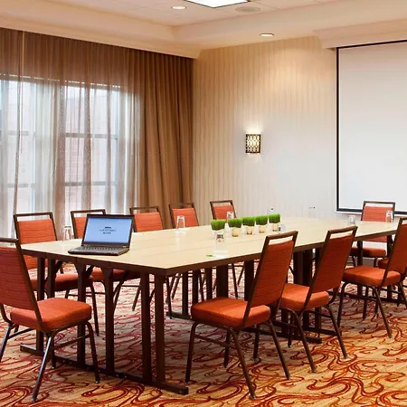 Courtyard By Marriott Pueblo-3