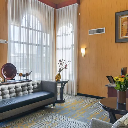Best Western PLUS Fresno Inn-2