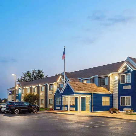 Microtel Inn By Wyndham Janesville-2