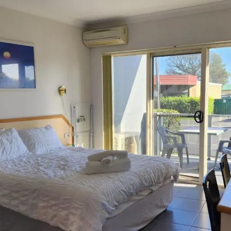 Jopen Motel Unit 1-2