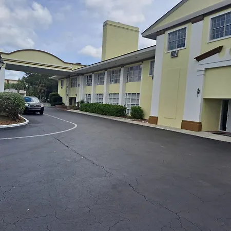 University Inn-3