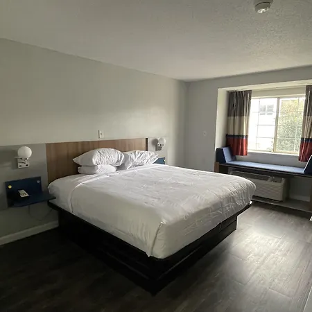 Microtel Inn By Wyndham Atlanta Airport-2