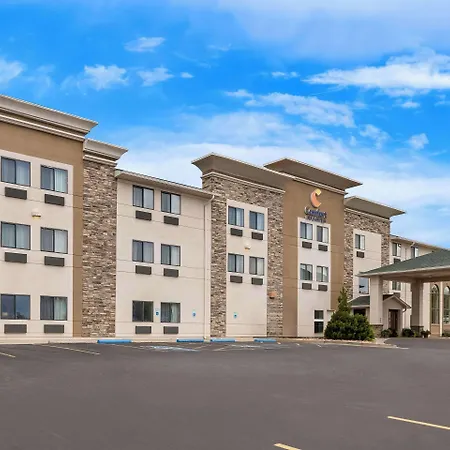 Comfort Inn & Suites Pueblo-3