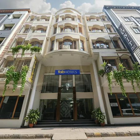 Fabhotel Alpine Tree-2
