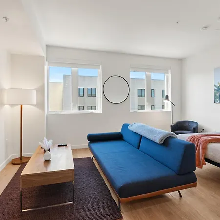 Bright Studio On Sunset Blvd Pool, Parking, Gym-3