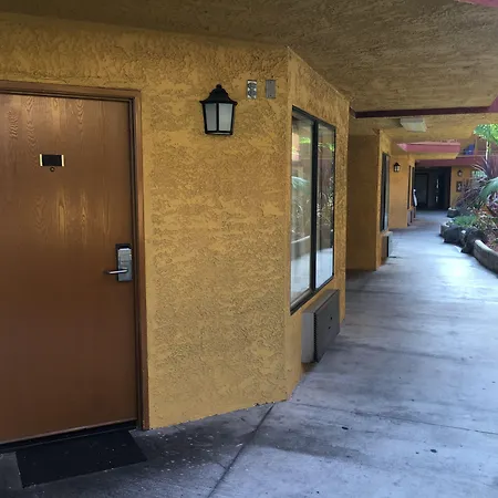Studio 6 Suites Gardena, Ca-3