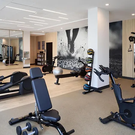Hyatt Place Montreal Airport-3
