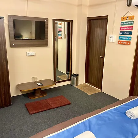 Hotel Kashi Awahan! Near Vishvanath Temple-3