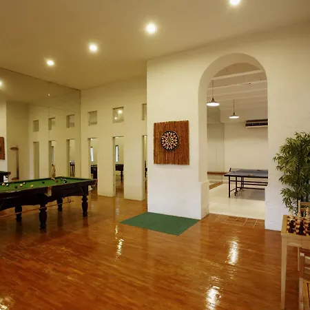 Waterfront Suites Phuket By Centara-3
