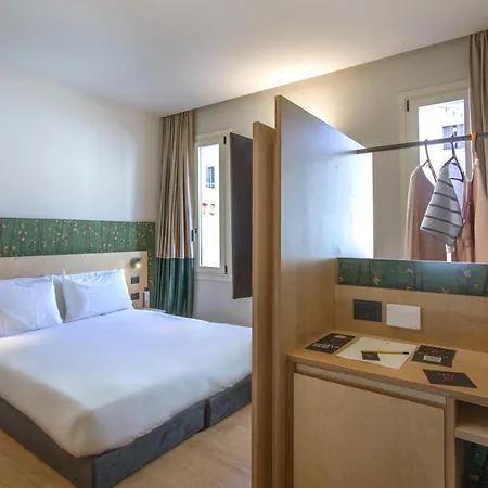 Hotel Casa W-2