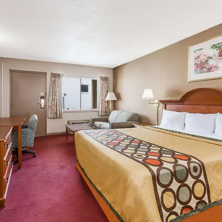 Super 8 By Wyndham Greensboro-2