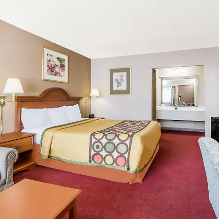 Super 8 By Wyndham Greensboro-3