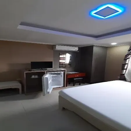 Oyo 700 Pj Inn Hotel-2