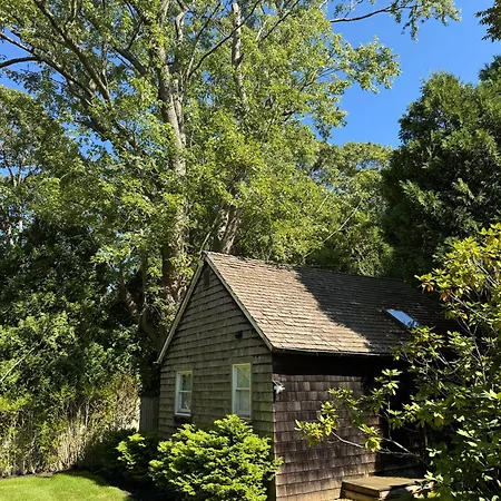 Wainscott Woods Retreat-3