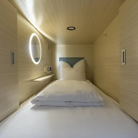 Mue Cubes - Capsule Hotel-3