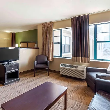 Extended Stay America Suites - Chicago - Woodfield Mall-3