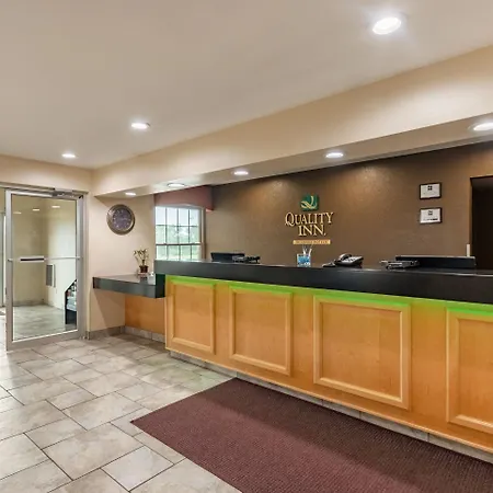 Quality Inn Newton At I-80-3