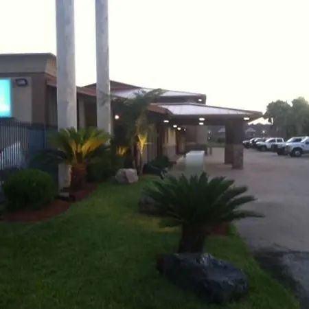 Americas Best Value Inn Angleton-3