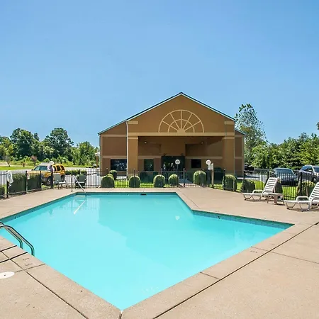 Econo Lodge Inn & Suites-3