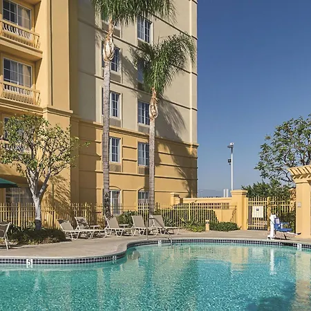 La Quinta Inn & Suites By Wyndham Ontario Airport-2