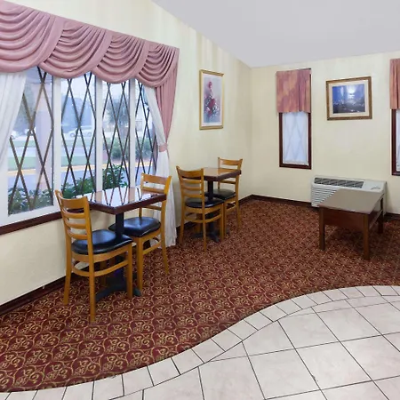 Knights Inn - Tucker-2