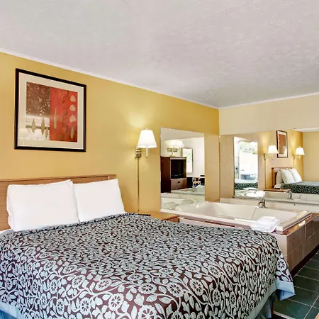 Days Inn By Wyndham Knoxville West-2