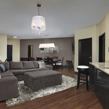 Four Points By Sheraton Hotel & Suites Calgary West-2