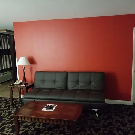 Ramada By Wyndham Oceanside-3