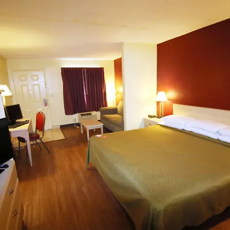 Econo Lodge Inn & Suites Maingate Central-3