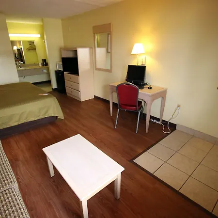 Econo Lodge Inn & Suites Maingate Central-2