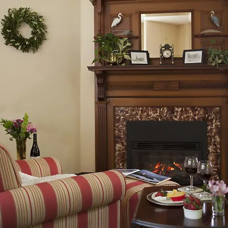 Brewster House Bed & Breakfast-2