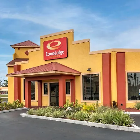Econo Lodge Inn & Suites Maingate Central-3