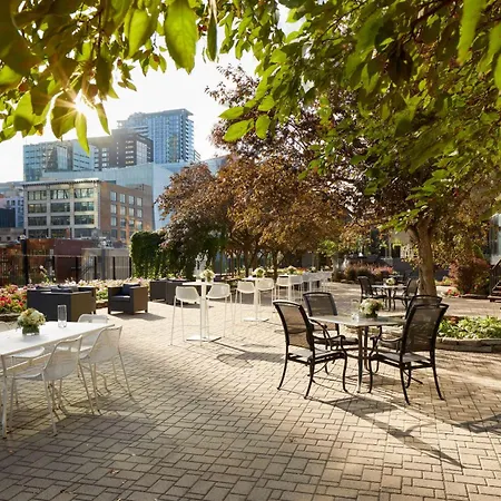 Doubletree By Hilton Montreal-2
