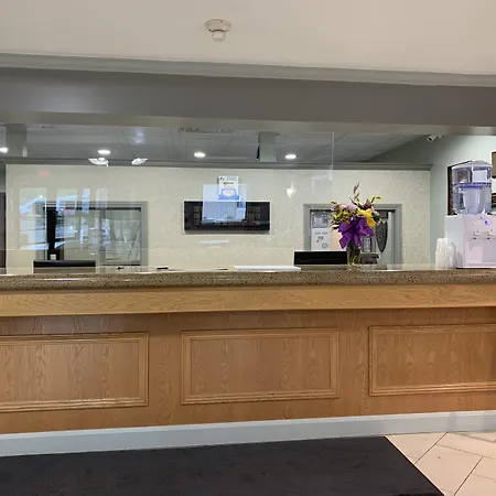 Travelodge By Wyndham Miramichi New Brunswick-3