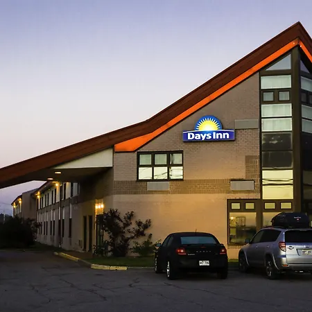 Days Inn By Wyndham Trois-Rivieres-2