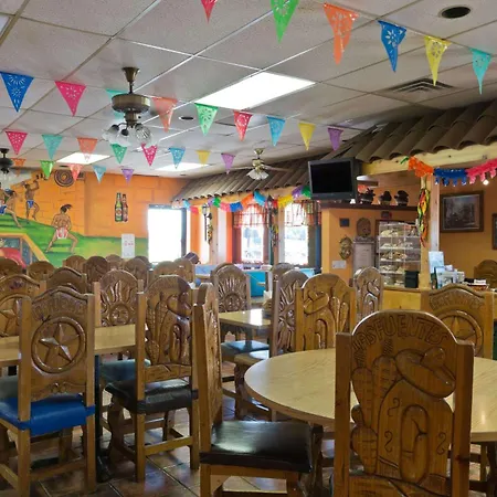 Knights Inn Brenham-2