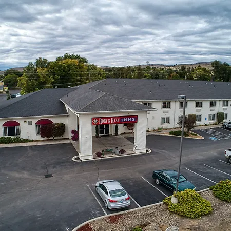 Rory & Ryan Inn-2
