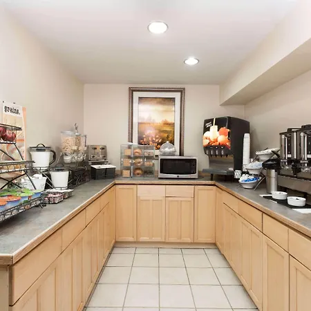 Baymont Inn & Suites By Wyndham Anchorage Airport-2