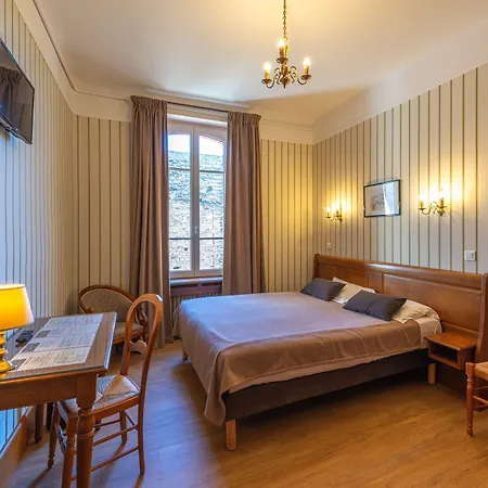 Logis Hotel De La Cloche-3