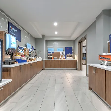 Holiday Inn Express Hotel & Suites Winnie By Ihg-2