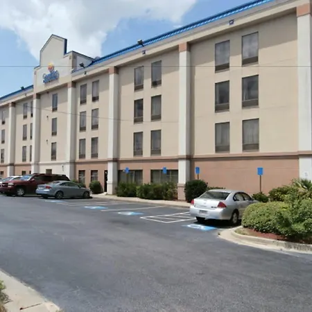 Comfort Inn & Suites Thomson-2