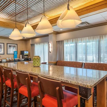 Hampton Inn Wilkesboro-3